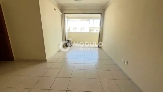Apartamento com 3 Quartos para alugar, 90m² no Patrimônio, Uberlândia