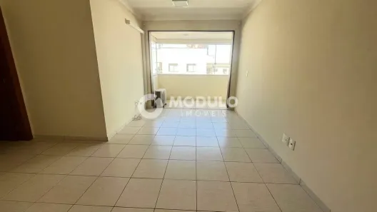 Apartamento com 3 Quartos para alugar, 98m² no Patrimônio, Uberlândia