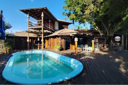 Casa com 3 Quartos para alugar, 450m² no Arquipélago, Porto Alegre