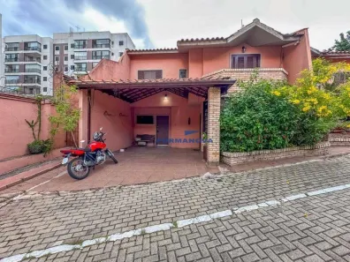 Casa de Condomínio com 3 Quartos à venda, 231m² no Granja Viana, Cotia