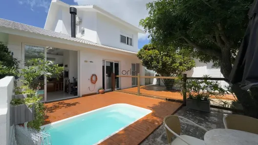 Casa de Condomínio com 3 Quartos à venda, 200m² no XANGRI-LÁ, Xangri-lá