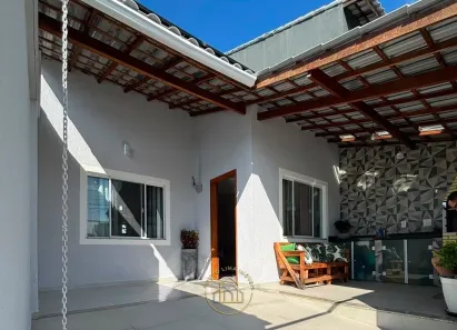 Casa com 2 Quartos à venda, 75m² no Lagoa, Macaé