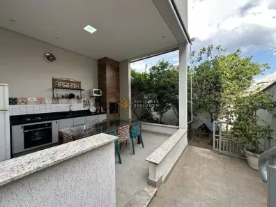 Casa com 4 Quartos à venda, 180m² no Santa Amélia, Belo Horizonte