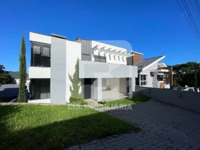 Casa de Condomínio com 4 Quartos para alugar, 383m² no Carvoeira, Florianópolis