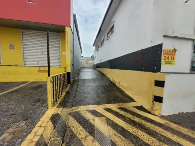 Lote/Terreno com 1 Quarto para alugar, 700m² no Centro, Uberlândia