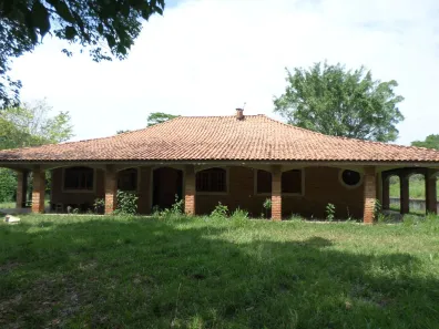 Fazenda/Sítio com 4 Quartos à venda, 306m² no Residencial Água Branca, Boituva