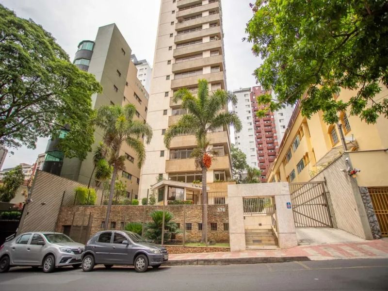 Apartamento com 4 quartos — Serra, Belo Horizonte