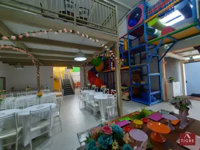 Imóvel Comercial à venda, 180m² no Parque Xangri-Lá, Contagem