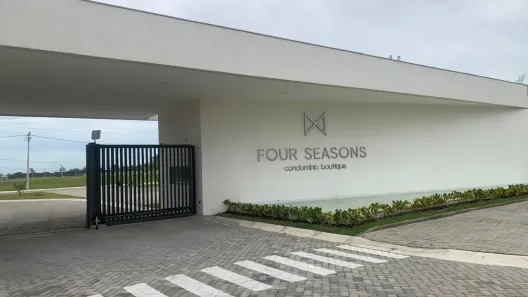 Lote/Terreno à venda, 420m² no Grussaí, São João da Barra