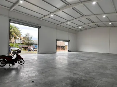 Galpão/Depósito/Armazém para alugar, 337m² no Setor Central, Senador Canedo