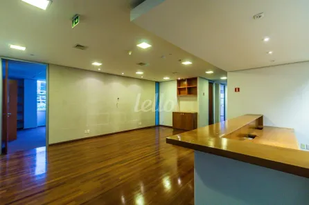 Sala Comercial para alugar, 450m² no Jardim Morumbi, São Paulo