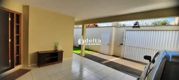 Casa com 3 Quartos à venda, 170m² no Santa Mônica, Uberlândia