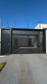 Casa com 3 Quartos à venda, 105m² no Jardim Rebouças, Maringá