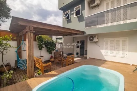 Casa com 3 Quartos à venda, 220m² no Hípica, Porto Alegre