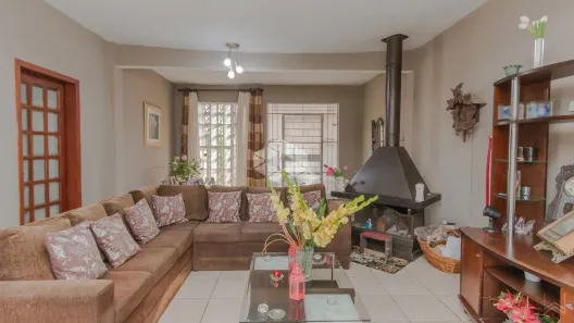 Casa com 3 Quartos à venda, 250m² no Chácara das Pedras, Porto Alegre