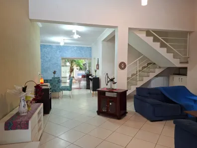 Sobrado com 4 Quartos à venda, 262m² no Parque dos Resedás, Campinas