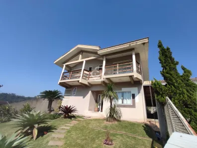 Sobrado com 3 Quartos à venda, 180m² no Ilha da Figueira, Jaraguá do Sul