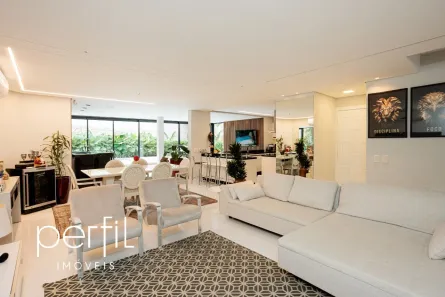 Sobrado com 3 Quartos à venda, 320m² no Nova Brasília, Joinville