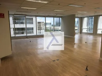 Sala Comercial para alugar, 226m² no Vila Olímpia, São Paulo