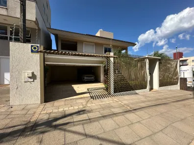 Imóvel Comercial com 4 Quartos para alugar, 356m² no Neva, Cascavel