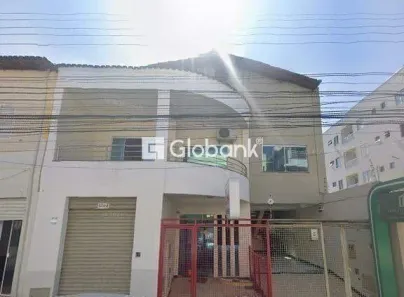 Prédio Comercial com 5 Quartos para alugar, 140m² no Centro, Montes Claros