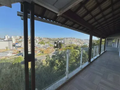 Casa com 3 Quartos à venda, 320m² no São Pedro, Juiz de Fora