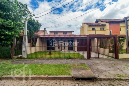 Casa com 4 Quartos à venda, 161m² no Espírito Santo, Porto Alegre