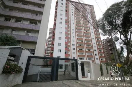 Apartamento com 2 Quartos para alugar, 53m² no Batel, Curitiba