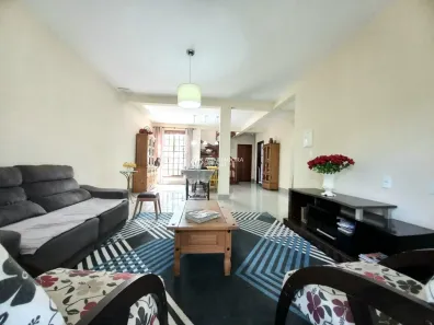 Casa com 3 Quartos à venda, 170m² no Espírito Santo, Porto Alegre