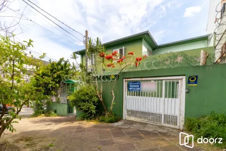 Casa com 5 Quartos à venda, 230m² no Petrópolis, Porto Alegre