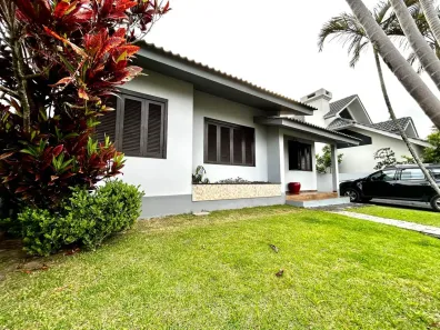 Casa com 3 Quartos à venda, 180m² no Centro, Araranguá