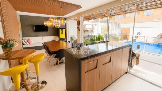 Casa com 3 Quartos para alugar, 300m² no Água Verde, Curitiba