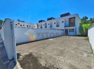 Sobrado com 2 Quartos à venda, 80m² no Loteamento Morada do Mar, Caraguatatuba
