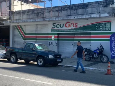 Galpão/Depósito/Armazém à venda, 300m² no Jardim Vinte e Cinco de Agosto, Duque de Caxias