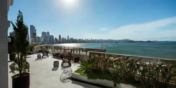 Apartamento com 4 Quartos para alugar, 184m² no Centro, Balneário Camboriú