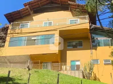 Casa com 3 Quartos à venda, 550m² no Castelanea, Petrópolis
