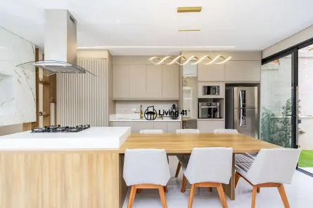 Casa com 4 Quartos à venda, 159m² no Santa Cândida, Curitiba