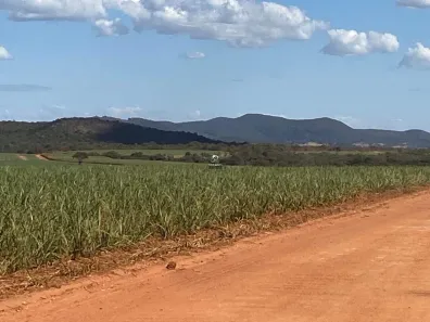 Fazenda/Sítio com 3 Quartos à venda, 161m² no Centro, Goianésia