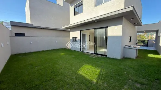 Sobrado com 3 Quartos à venda, 157m² no São João do Rio Vermelho, Florianópolis