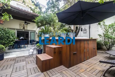 Sobrado com 4 Quartos à venda, 400m² no Jardim Europa, São Paulo