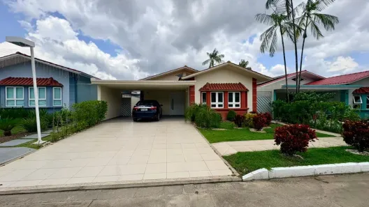 Casa de Condomínio com 3 Quartos à venda, 190m² no Flores, Manaus