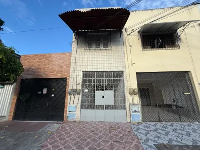 Casa com 2 Quartos para alugar, 65m² no Centro, Fortaleza