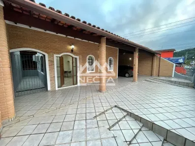 Casa com 4 Quartos à venda, 212m² no Centro, Caraguatatuba