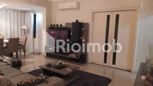 Casa com 3 Quartos à venda, 140m² no Vila Valqueire, Rio de Janeiro