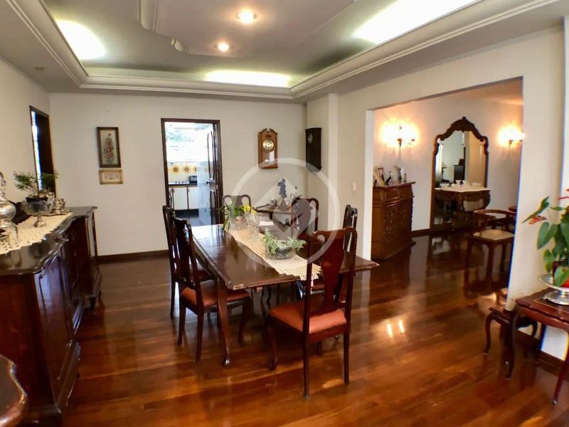 Apartamento com 4 quartos — Santo Antônio, Belo Horizonte