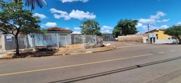 Casa com 2 Quartos à venda, 173m² no Califórnia, Londrina