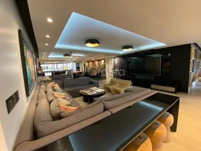 Apartamento com 4 Quartos para alugar, 326m² no Centro, Florianópolis