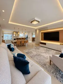 Apartamento com 3 Quartos para alugar, 140m² no Centro, Balneário Camboriú
