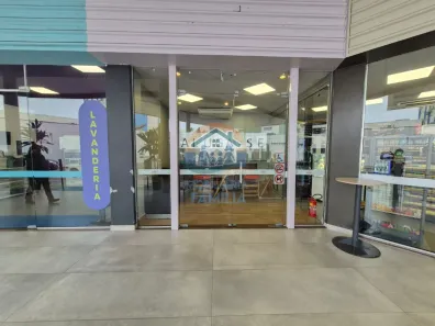Ponto Comercial para alugar, 15m² no Centro, Caraguatatuba