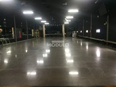 Ponto Comercial para alugar, 580m² no Presidente Roosevelt, Uberlândia